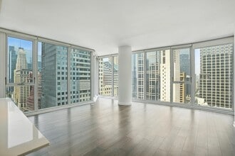 Building Photo - 21 W Randolph St