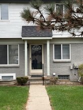 Building Photo - 2336 Orchard Crest St
