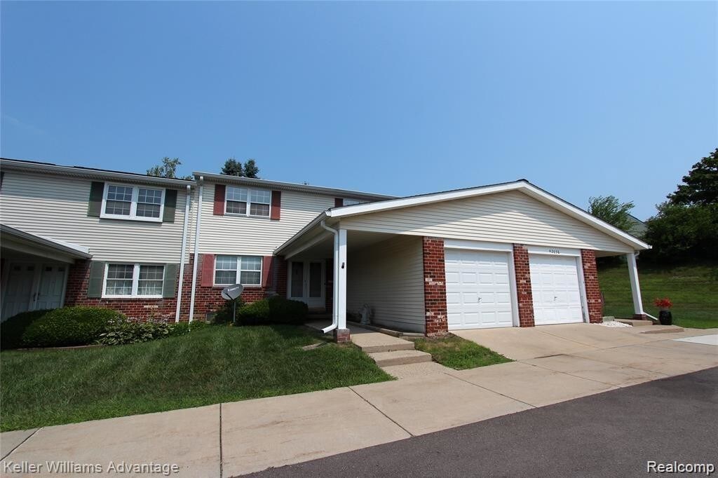 Primary Photo - 42040 Queen Anne Ct