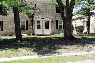 Building Photo - 4829 Dierker Rd