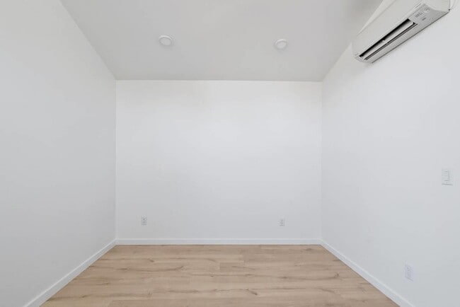 Foto del edificio - 1570 7th Ave