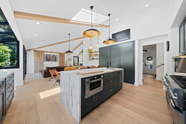 Building Photo - 8 Corte Palos Verdes