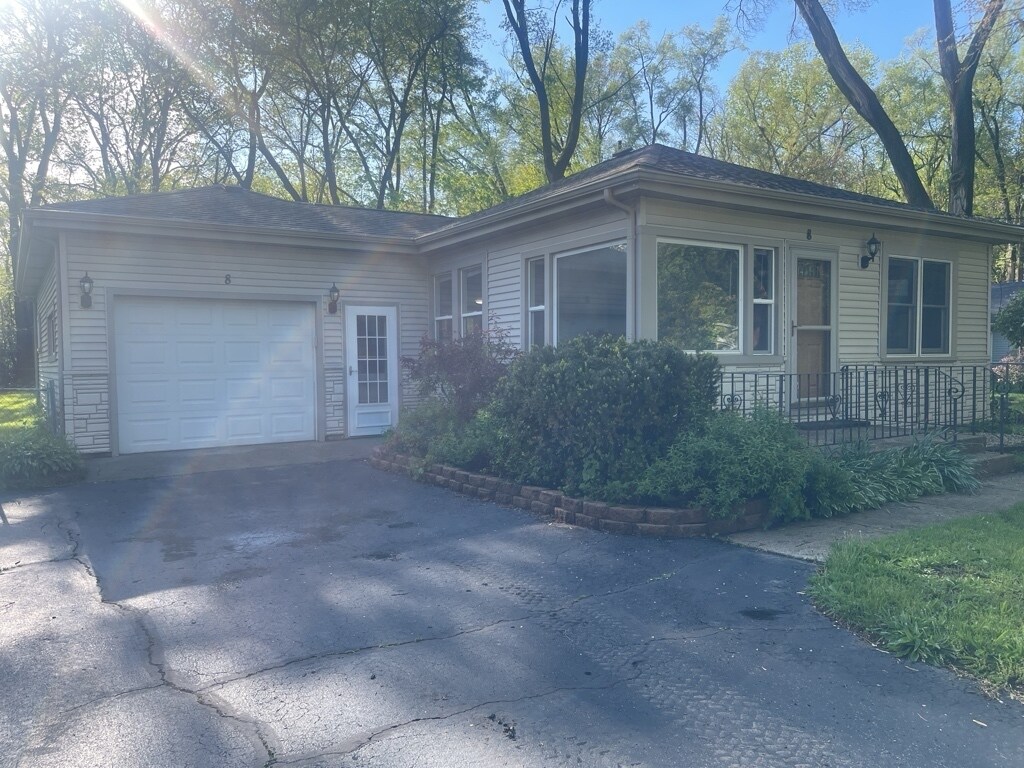 Primary Photo - 8 Ridgeland Ave