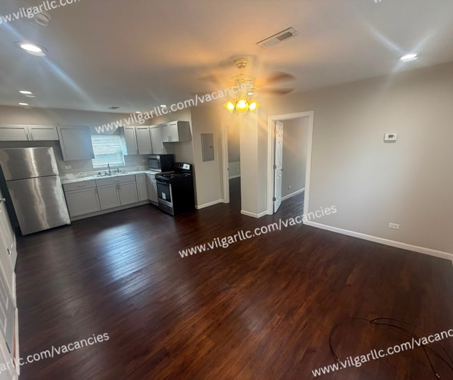 Building Photo - 4023 Deodar St