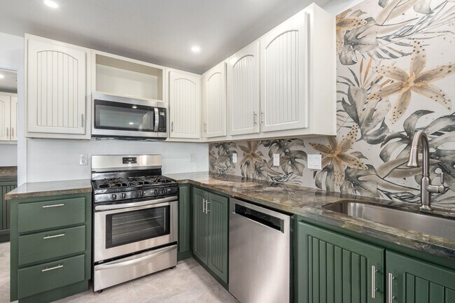 Building Photo - DESIGNER TOUCHES 3 bed/1 bath in Arcadia!