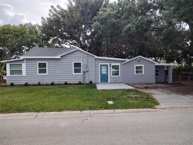 Building Photo - 301 Mystic Lake Dr N