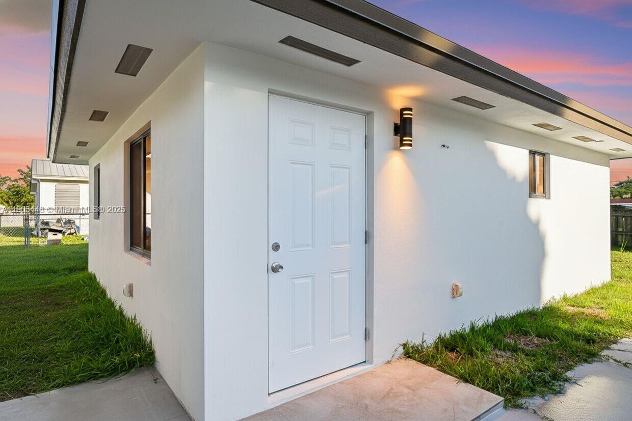 Foto principal - 10362 SW 180th St