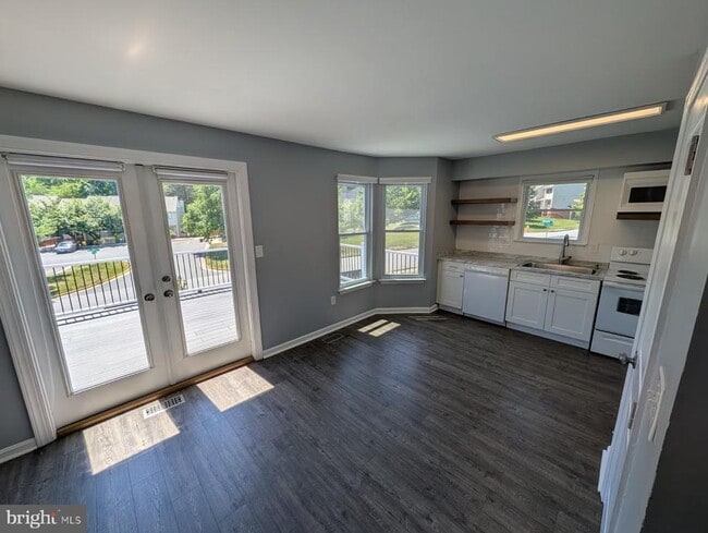 Building Photo - 15300 Gunsmith Terrace