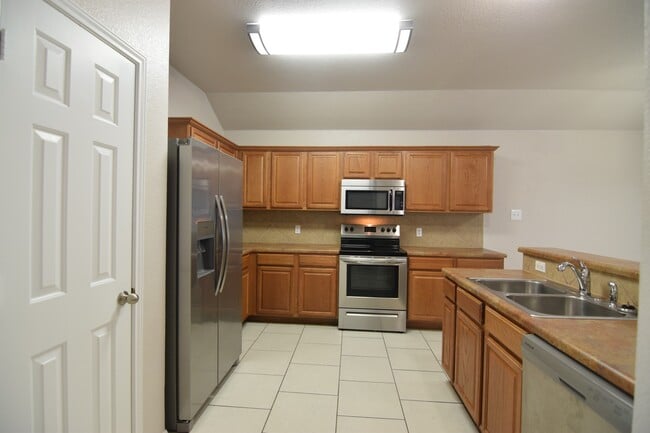 Building Photo - 4209 Auburn Dr