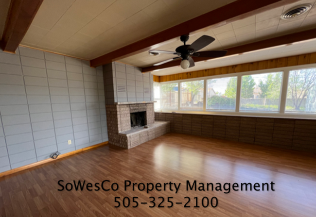 Foto del edificio - Beautiful Spacious Home with Large Yard & ...
