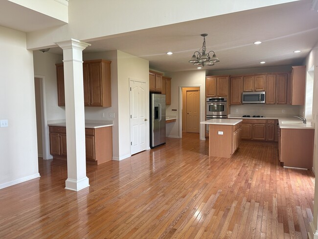 Building Photo - 3748 Castle Rock Dr