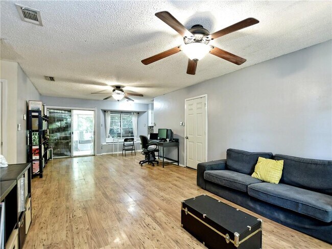 Building Photo - 4911 Aberdeen Cir