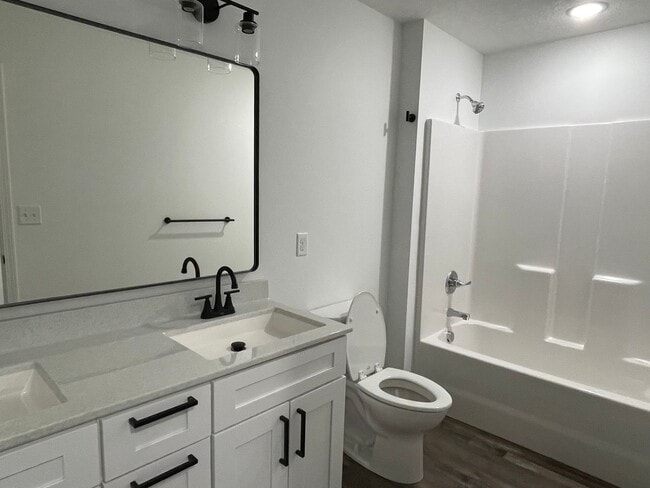 Building Photo - 3 BEDROOM 2.5 BATHROOM TOWNHOUSE FOR RENT