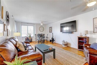 Building Photo - 401 Bellevue Ave