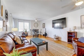 Building Photo - 401 Bellevue Ave