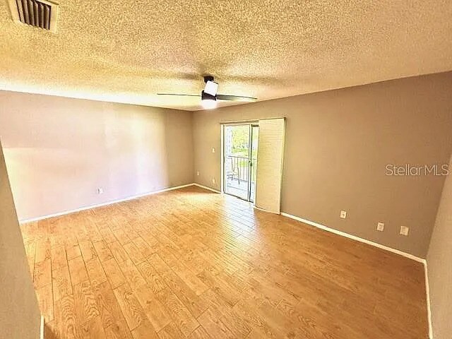 Foto del edificio - 296 Lewfield Cir