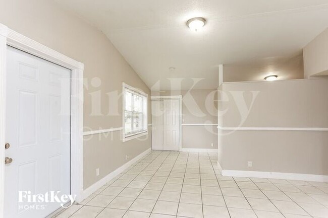 Building Photo - 1290 SW 28th Ave