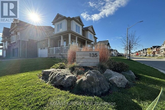 Building Photo - 135 Esther Cres