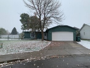 Building Photo - 1107 E Horsehaven Ave