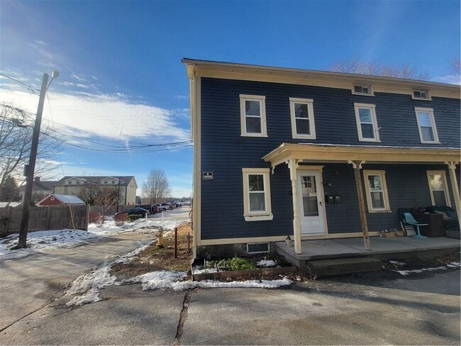 Building Photo - 19 Sisson St