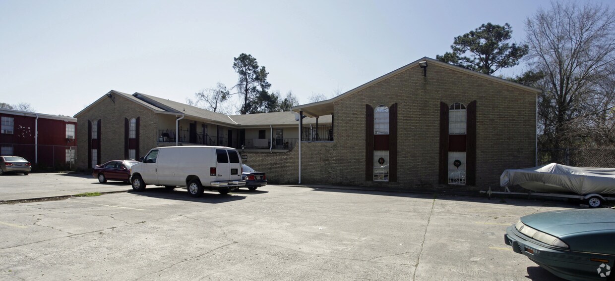 Edificio - 1443 Jim Taylor Dr