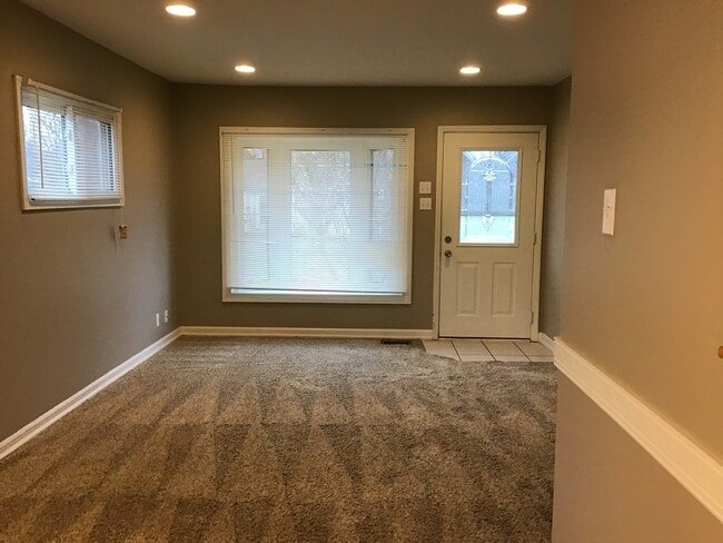 Building Photo - 3285 Lapland Dr