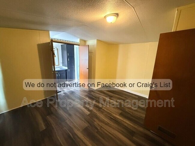 Foto del edificio - 7136 Lee Ave