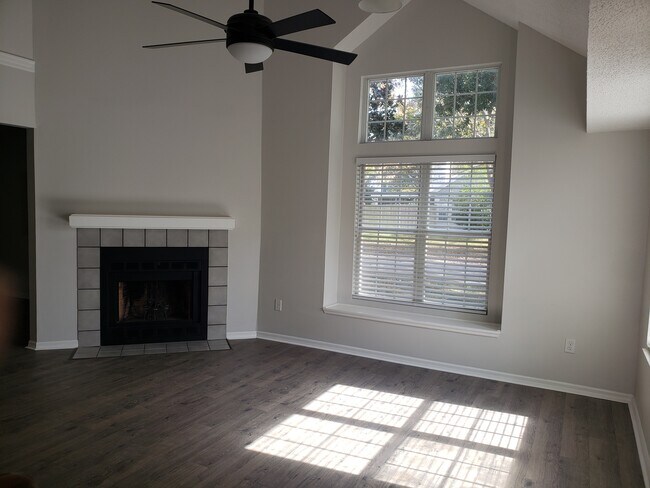 Foto del edificio - 3623 E Grant St