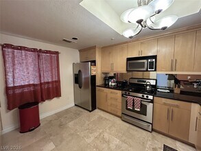 Building Photo - 210 E Flamingo Rd