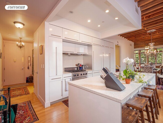 Foto del edificio - 406 W 45th St