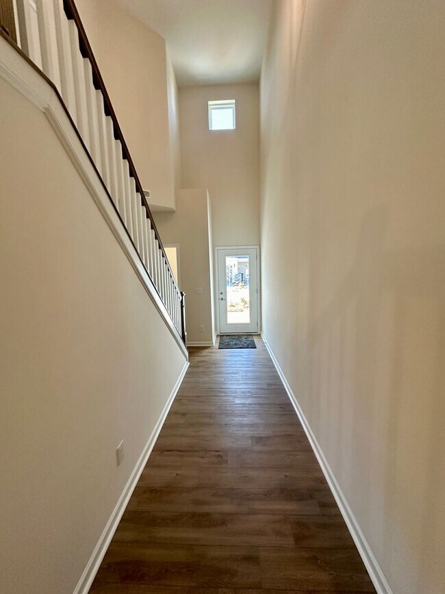 Foto del edificio - Beautiful 3BR/2.5BA Townhouse in Odell Corners