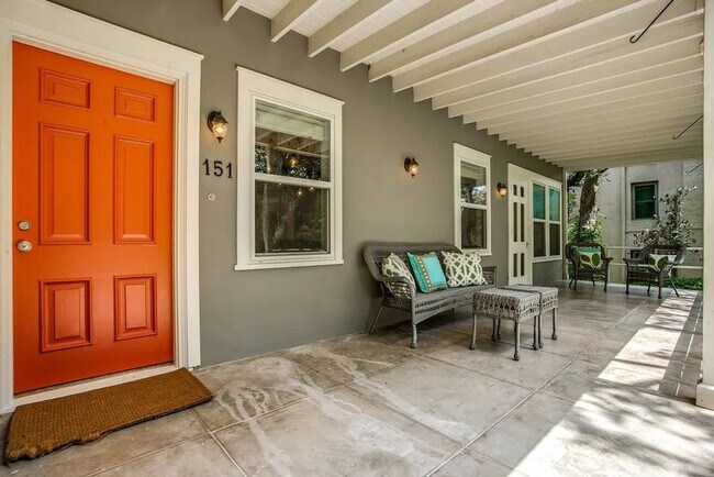 Foto del edificio - ALAMO HEIGHTS, NEAR THE ARGYLE