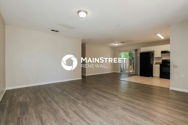 Building Photo - 3 Bedroom Pet-Friendly Home in St Petersburg, FL with Main Street Renewal