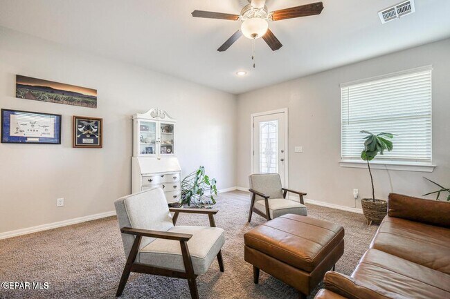 Building Photo - 4812 Marisabel Azcarate St