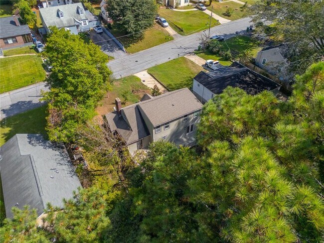 Building Photo - 1261 Eastridge Rd SW