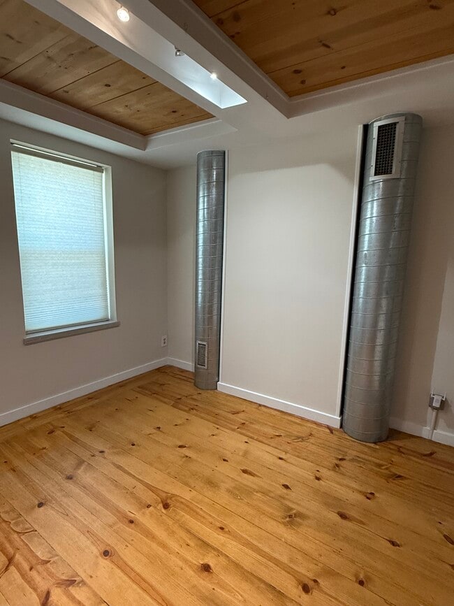 First floor living/dining area - 1617 Olive St