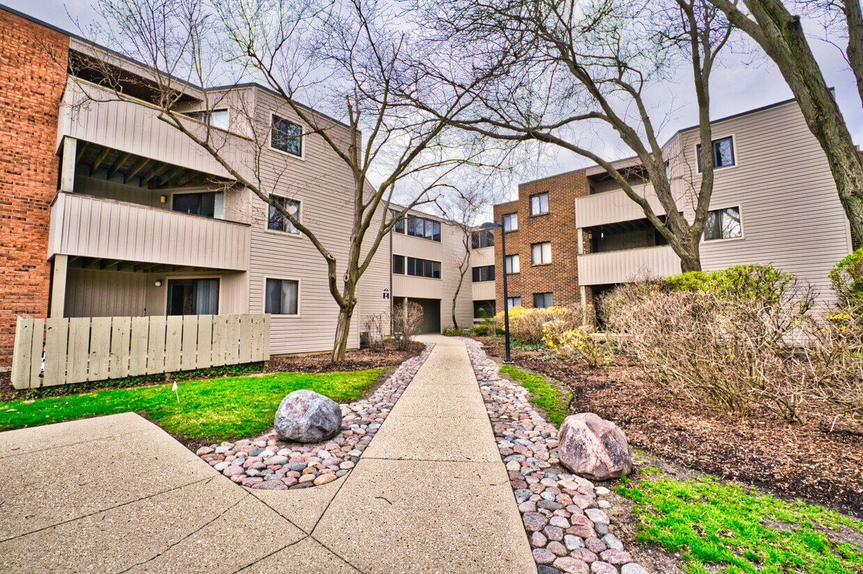 1850 W Highland Ave Unit 305F, Elgin, IL 60123 Condo for Rent in