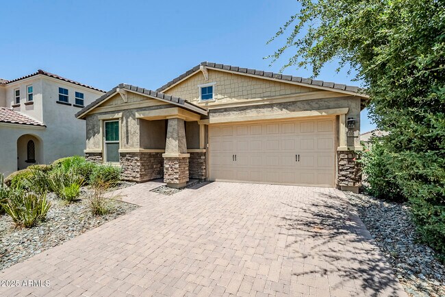 Building Photo - 9910 E Theia Dr