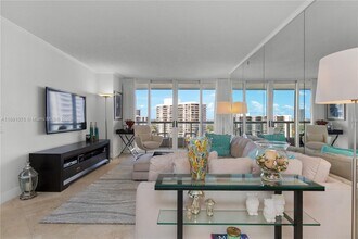 Building Photo - 21055 Yacht Club Dr