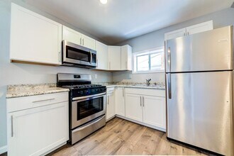 Building Photo - 2030 Pioneer Ave