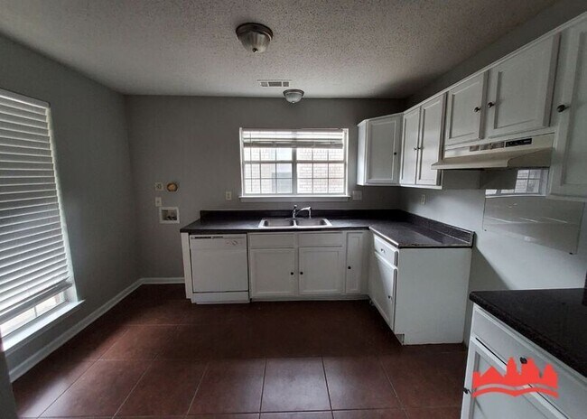 Foto del edificio - 3035 Meadows Ln