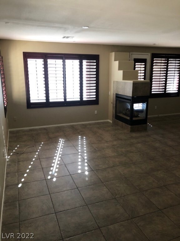 Foto del edificio - 671 Value Ridge Ave