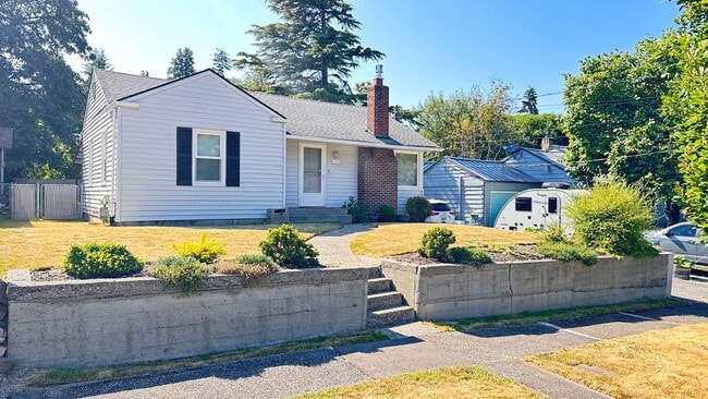 Cozy Midcentury Cottage with AC for Rent in Skyway - Cozy Midcentury Cottage with AC for Rent in Skyway House