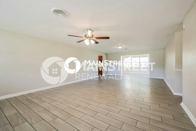 Building Photo - 3 Bedroom Pet-Friendly Home in Fort Myers,...