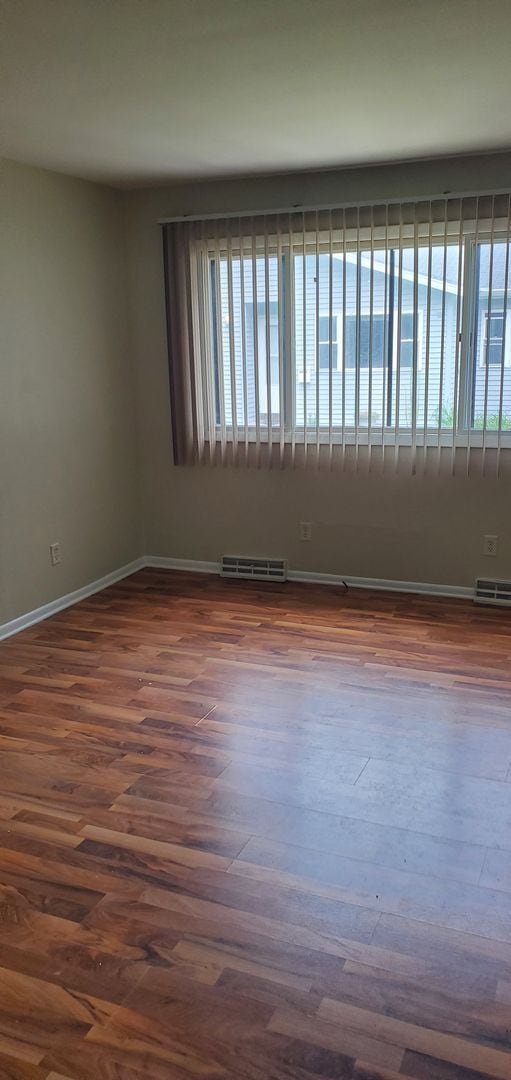 Building Photo - 4005-4007 Claire St