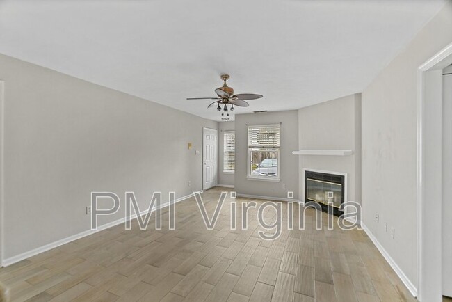 Building Photo - 4809 Beach Landing Ct