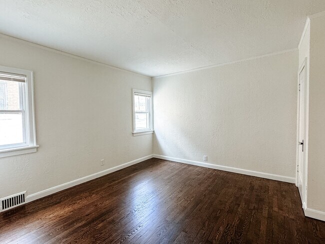 Foto del edificio - 2331 N 54th St