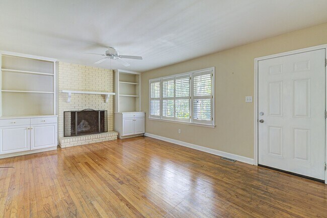 Foto del edificio - Home For Rent In Ridgewood Heights