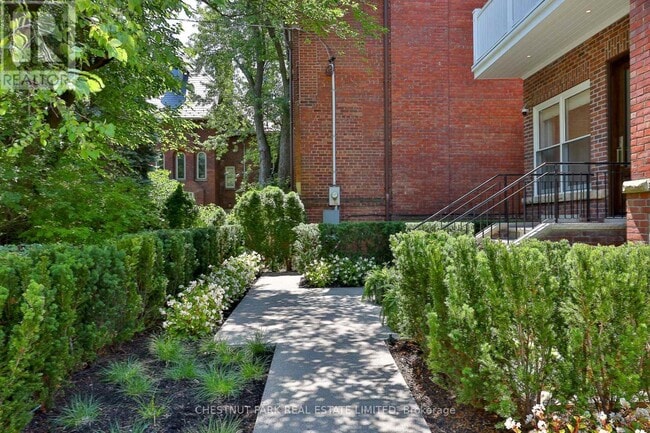 Building Photo - 16 Scarth Rd