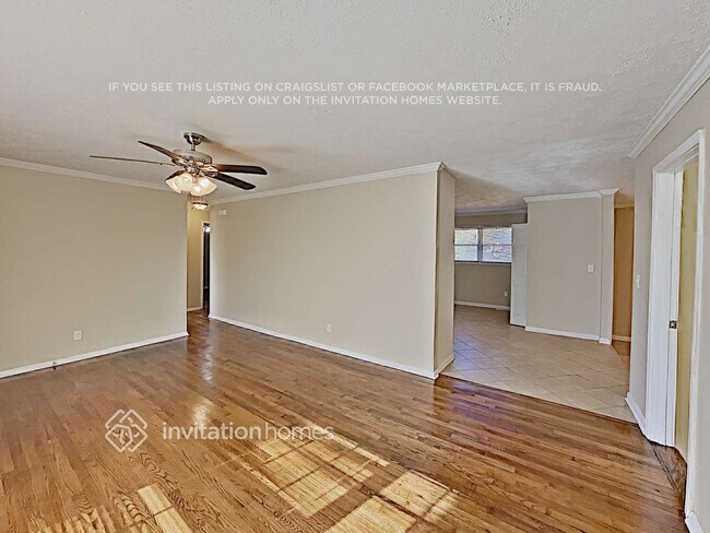 Building Photo - 227 Evergreen Dr SE